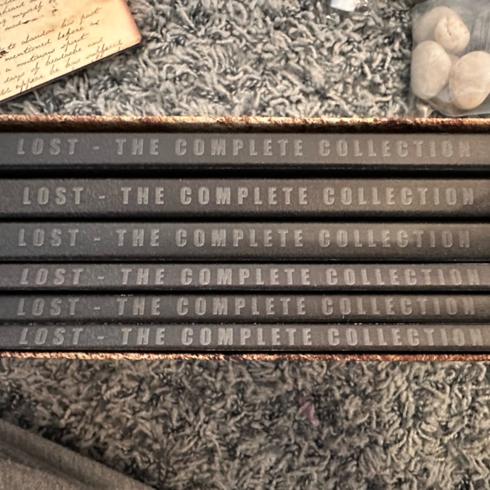 Lost: The Complete Collection DVD Set - Picture 2 of 4